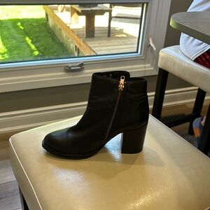 Black booties. Size 6.